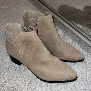 Unisa Suede Booties